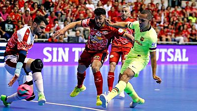 El Barça Lassa forzó este lunes el quinto y definitivo partido de la final de la Liga de Primera División de fútbol sala, que se disputará el sábado a las 21.00 en el Palau Blaugrana, después de vencer por 3-7 a ElPozo Murcia, que de haber ganado se