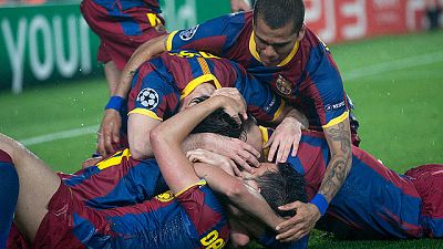 El Barcelona ha conseguido el pase a la final de la Champions al empatar a uno con el Real Madrid en el Camp Nou. Pedro marcó por los culés y Marcelo por los madridistas, a los que el colegiado anuló un tanto de Higuaín. El Barcelona ha conseguido el pase a la final de la Champions al empatar a uno con el Real Madrid en el Camp Nou. Pedro marcó por los culés y Marcelo por los madridistas, a los que el colegiado anuló un tanto de Higuaín.