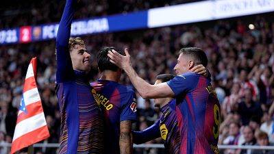 El Barça desbloquea la opción alirón en el clásico