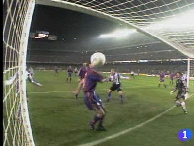 El Barça se presenta en casa con la intención de que las cosas sigan como estaban, con un fútbol prodigioso y sobre todo imbatible en su estadio. Lleva 16 meses sin perder en liga en el Camp Nou.  Esta tarde se enfrenta al Hércules de Alicante, con l