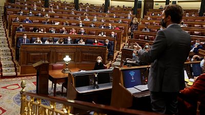 PSOE y PP mantienen su pulso frente a un Podemos que pierde fuelle y un Cs que se derrumba, según el CIS