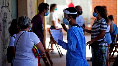 La mayoría de españoles no ven mejoras en las listas de espera pero aprueban la atención primaria y hospitalaria