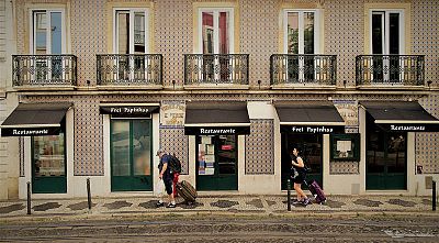 Barrios sin alma: así es la 'turistificación' de Lisboa