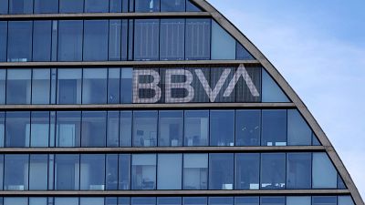 El BBVA cierra la jornada bursátil con una subida del 6% y Sabadell cae casi un 7% tras el fracaso de la opa