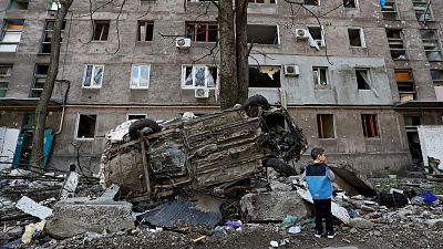 El equipo que investiga en la red crímenes de guerra en Ucrania: "Hay una cantidad inmensa de ataques a civiles"