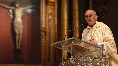 Bergoglio, primer papa latinoamericano, un jesuita argentino al que buscaron en el "fin del mundo"