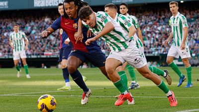 Betis y Barça saldan en tablas su duelo de tú a tú en el Villamarín