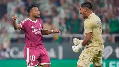 El Betis tumba al Real Madrid de Mourinho en La Cartuja y le deja sin el 4 de 4
