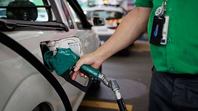 Los biocombustibles, una alternativa "limitada" al petróleo ante el shock de Irán: "Se sustituye una dependencia por otra"