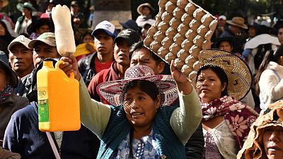 Bolivia mira con esperanza las elecciones tras años de crisis: "La población está tratando de sobrevivir"