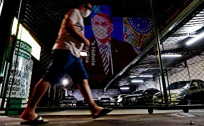 Bolsonaro le resta importancia al coronavirus y critica las medidas de confinamiento de algunos estados brasileños
