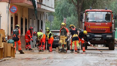 Los Bomberos recibieron a las 17.30 la primera alerta de que el barranco del Poyo estaba "a punto de desbordarse"