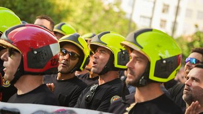 Los bomberos realizaron más de 30 rescates cinco horas antes de que se enviara la alerta el día de la dana en Valencia