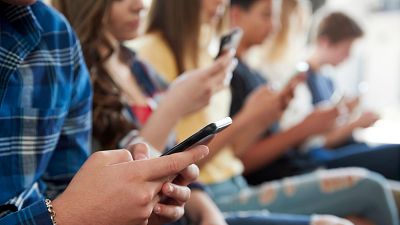 Bruselas acusa a Meta de no impedir el acceso a Facebook e Instagram a menores de 13 años