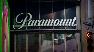 Bruselas permitirá la fusión de Paramount y Warner Bros al salvar los problemas de competencia en la distribución