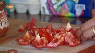 Bulgaria: Gyuvetch y Tarator, sopa fría de yogur