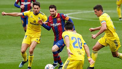 El Cádiz frena a un Barça que no se reengancha a la Liga