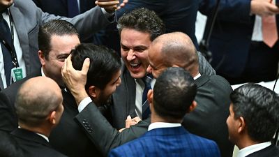 La Cámara de Diputados de Brasil aprueba rebajar la pena por golpismo de Bolsonaro