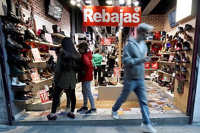 Los comerciantes adelantan los descuentos para salvar la campaña navideña | Ver Los comerciantes adelantan los descuentos para salvar la campaña navideña | Ver