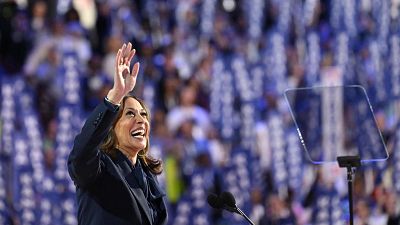 Las candidatas presidenciales demócratas: del trauma de Hillary Clinton a la prudencia de Kamala Harris