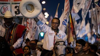 El izquierdista Sánchez sería el rival de Fujimori en segunda vuelta tras adelantar a Aliaga, que denuncia fraude en Perú