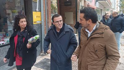 Los candidatos a la Junta lamentan la muerte de Robe Iniesta: "Se va un poeta, la rebeldía y el talento de Extremadura"