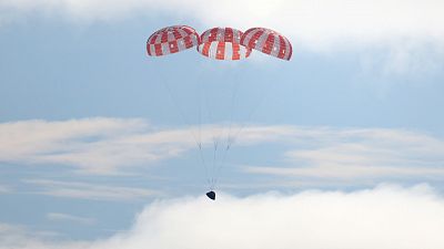 La cápsula Orión regresa a la Tierra y concluye con éxito la misión Artemis I a la Luna