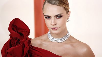 Una espectacular Cara Delevingne arrasa en los Oscar 2023 con este vestido del que todos hablan