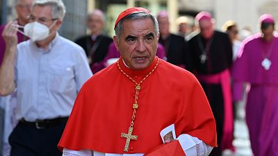 El cardenal Becciu, condenado a cinco años y medio de cárcel por un escándalo inmobiliario