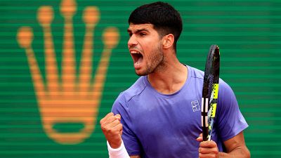 Carlos Alcaraz durante el partido frente al francés Fils en el Master 1000 de Montecarlo. Carlos Alcaraz durante el partido frente al francés Fils en el Master 1000 de Montecarlo.