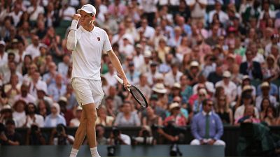Jannik Sinner completa su venganza destronando a Alcaraz para lograr su primer título de Wimbledon