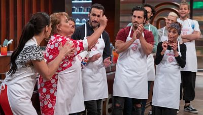 La picante canción que Carmina le dedica a Jordi, su "muñeco" en MasterChef