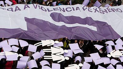 Este domindo se celebra el Día Mundial contra la Violencia de Género, un delito contra el que 'Hay salida' - Informativo 24h | Ver
