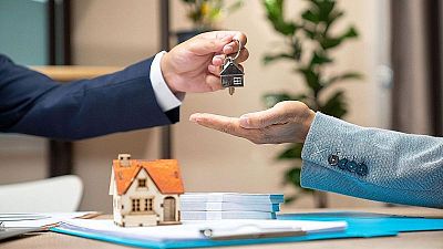 Al setembre es van tancar 7.864 noves hipoteques, amb un import mitjà de 186.902 euros Al setembre es van tancar 7.864 noves hipoteques, amb un import mitjà de 186.902 euros