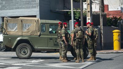 Doce migrantes detenidos y cuatro militares heridos en Ceuta tras el lanzamiento de piedras a un vehículo militar