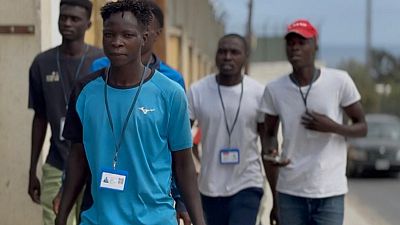 El refugio de los subsaharianos que llegaron a Ceuta: "Hui desde muy lejos. Tengo que ayudar a la gente que se quedó"