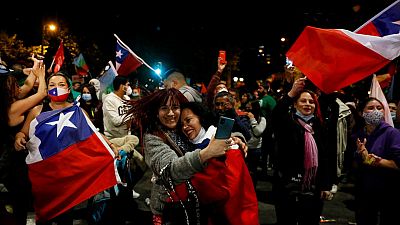 Chile aprueba por una aplastante mayoría redactar una nueva Constitución