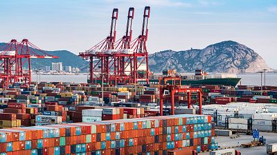 China y EE.UU. rebajan los aranceles y suspenden por un año sus tasas portuarias mutuas desde este lunes