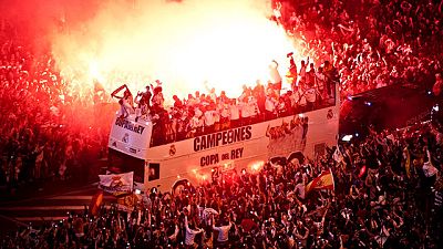 Los madridistas celebran la Copa del Rey  en Cibeles 18 años después