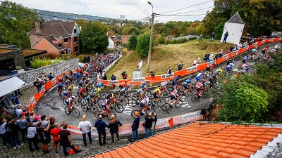 Tom Pidcock y Demi Vollering se erigen como favoritos en una Flecha Valona con ausencias notables