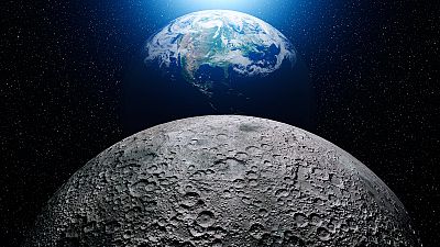 Hallan nuevas evidencias de agua en el interior de la Luna