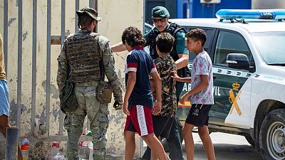 Cientos de menores vagan por las calles de Ceuta una semana después de la entrada masiva en medio del debate político
