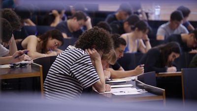 Los circuitos alternativos a la PAU: entrar a la universidad esquivando exámenes y notas de corte
