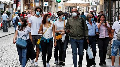 Un 59% de españoles cree que habría que haber tomado medidas más estrictas ante los riesgos de la pandemia