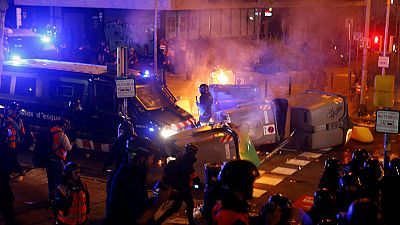 Barricadas y enfrentamientos en los alrededores del Camp Nou durante el Clásico Barricadas y enfrentamientos en los alrededores del Camp Nou durante el Clásico