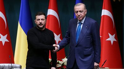 Turquía acoge las negociaciones de alto el fuego entre Rusia y Ucrania con pocas garantías y muchas incógnitas