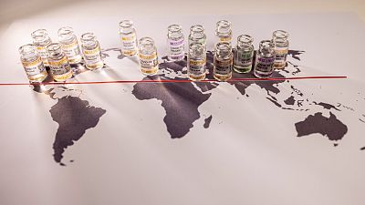 Ganadores y perdedores de la vacunación global: los países desarrollados acaparan las medallas