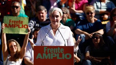 Colau acusa al PSOE de limitarse a "gestionar la desigualdad", por lo que es necesario que Frente Amplio esté en el Gobierno