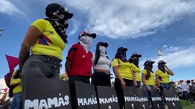 'Mamás primera línea': 14 mujeres que se han convertido en símbolo de las protestas en Colombia