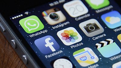 La Comisión Europea multa con 110 millones a Facebook por dar datos "engañosos" en la compra de WhatsApp